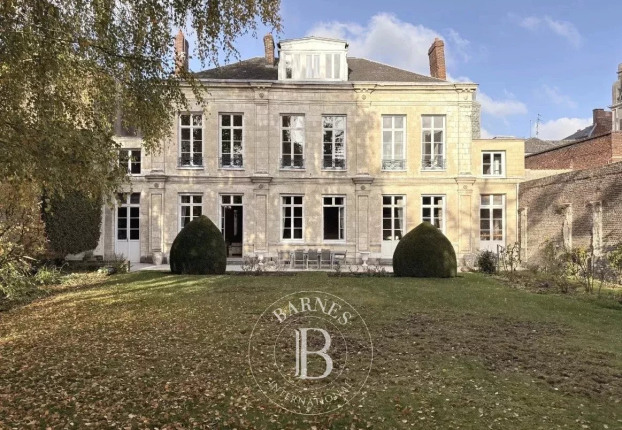Maison 10 pièces 469 m² · à Arras · 469 m² · 1 299 000 €