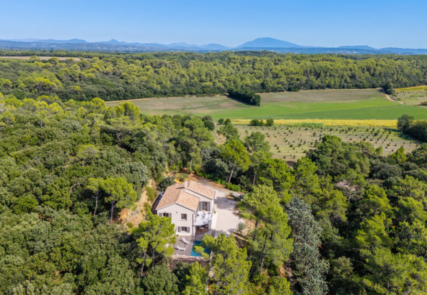 Maison 5 pièces 145 m² · à Saint-Restitut · 145 m² · 995 000 €