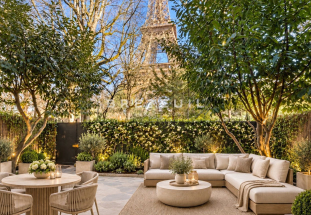 Appartement 5 pièces 200 m² · à Gros Caillou, Paris 7ème · 200 m² · 3 700 000 €