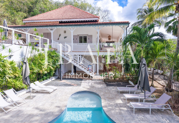 Maison 14 pièces 247 m² · à Deshaies · 247 m² · 1 230 000 €