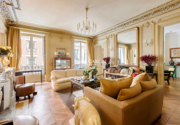 Appartement 4 pièces 161 m² · à Triangle d'Or, Paris 8ème · 161 m² · 2 750 000 €