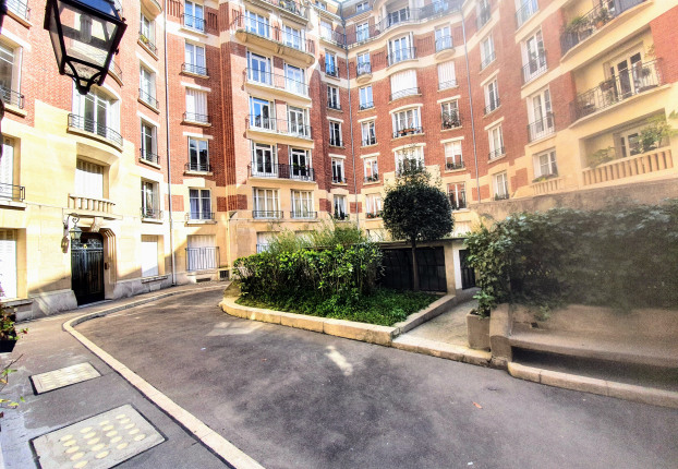 Appartement 4 pièces 95 m² · à Paris 7ème · 95 m² · 1 330 000 €