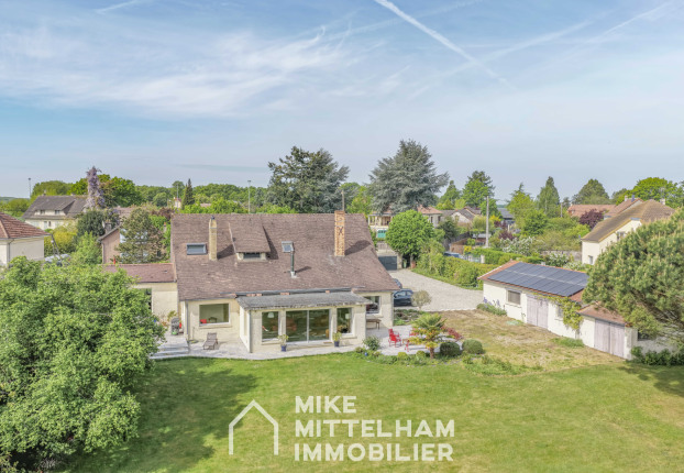 Maison 10 pièces 305 m² · à Montfort-l'Amaury · 305 m² · 898 000 €