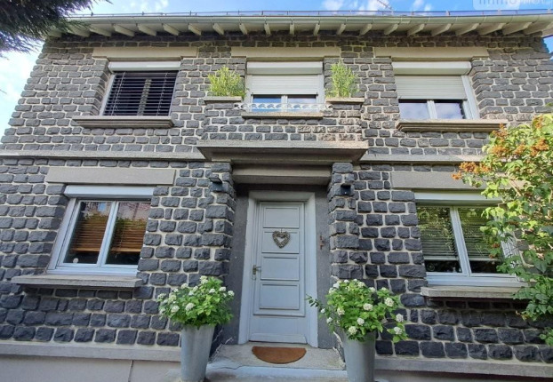Maison 8 pièces 321 m² · à Saint-Flour · 321 m² · 499 000 €