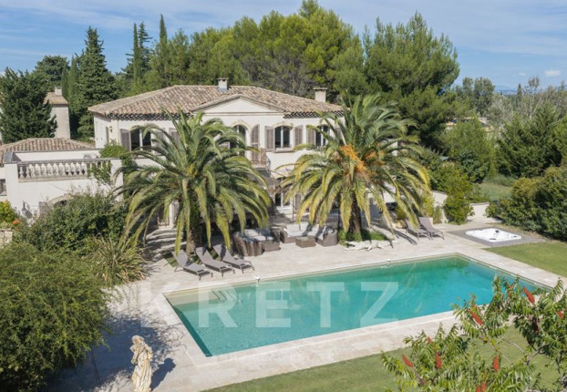 Maison 8 pièces 300 m² · à Partie Nord Est, Saint-Rémy-de-Provence · 300 m² · 2 590 000 €