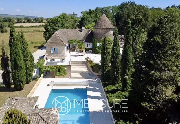 Maison 7 pièces 235 m² · à Givry · 235 m² · 968 000 €