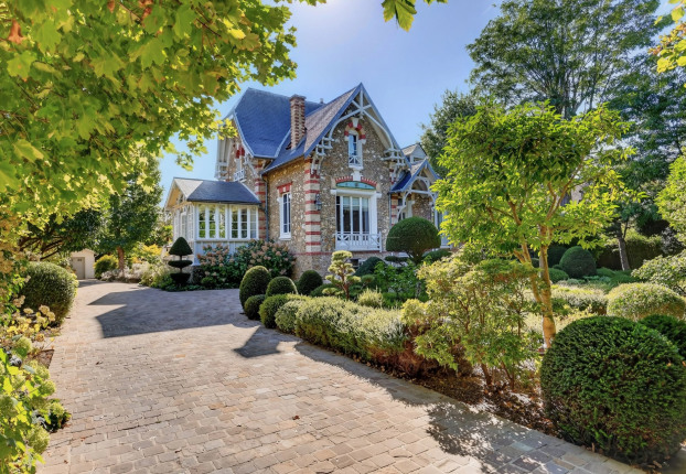Maison 12 pièces 398 m² · au Vésinet · 398,2 m² · 3 750 000 €