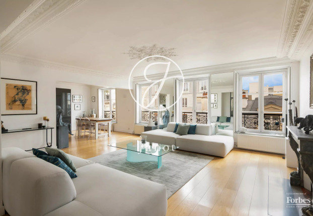 Appartement 5 pièces 125 m² · à Paris 10ème · 125,2 m² · 1 695 000 €