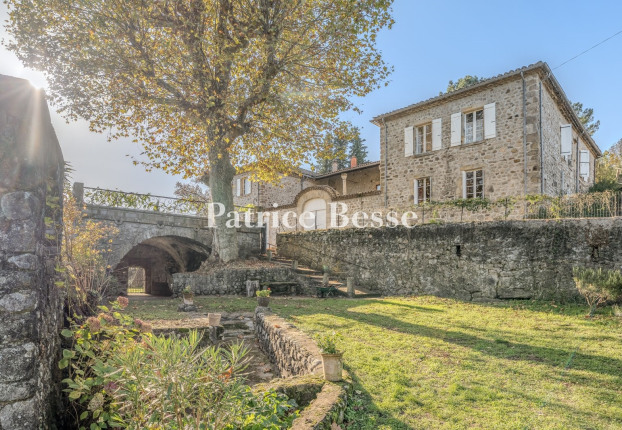 Maison 10 pièces 600 m² · à Prades · 600 m² · 1 300 000 €