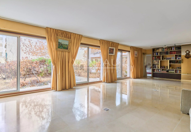 Appartement 6 pièces 172 m² · à Cambronne-Garibaldi, Paris 15ème · 172 m² · 1 600 000 €