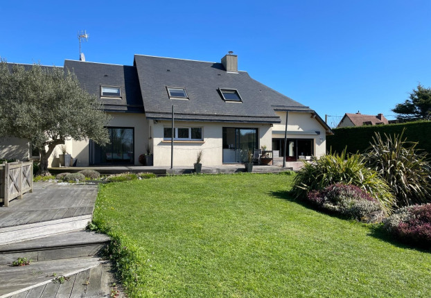 Maison 8 pièces 200 m² · à Hermanville-sur-Mer · 200 m² · 1 100 000 €