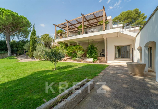 Maison 15 pièces 494 m² · à Nîmes · 494 m² · 1 950 000 €