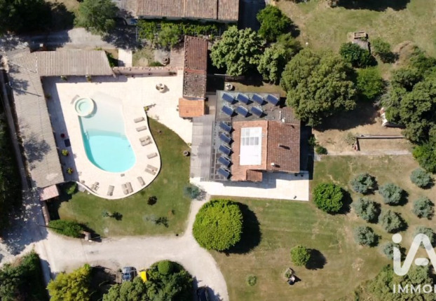 Maison 8 pièces 206 m² · à Carpentras · 206 m² · 639 000 €