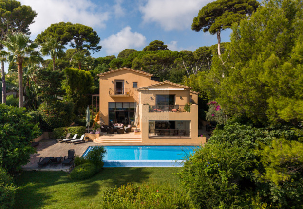 Maison 8 pièces 284 m² · à Antibes · 284 m² · 7 500 000 €