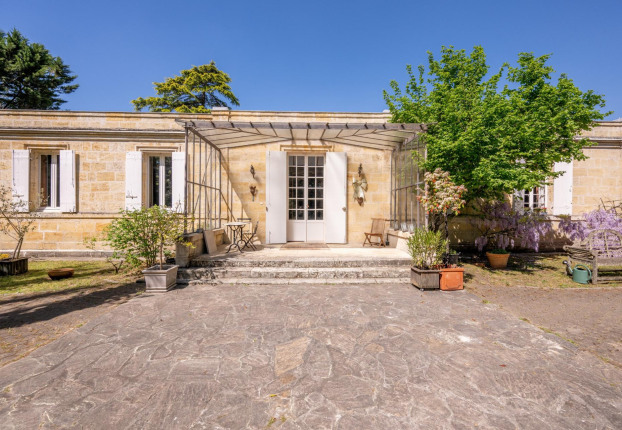 Maison 7 pièces 270 m² · à Villenave-d'Ornon · 270 m² · 960 000 €