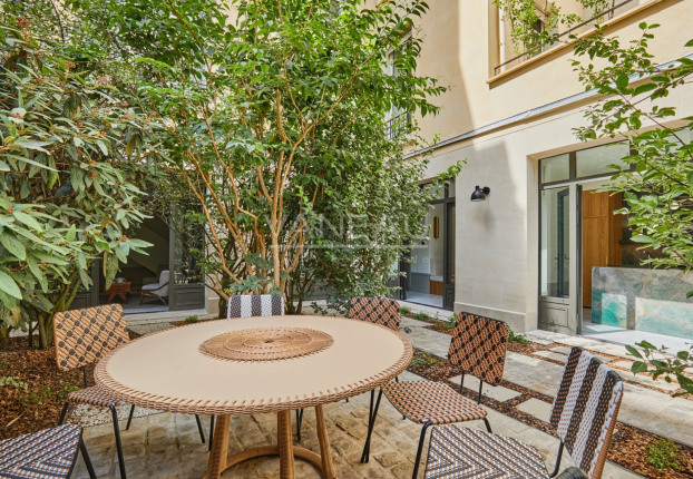 Maison 8 pièces 386 m² · à Notre Dame des Champs, Paris 6ème · 386 m² · 16 000 000 €