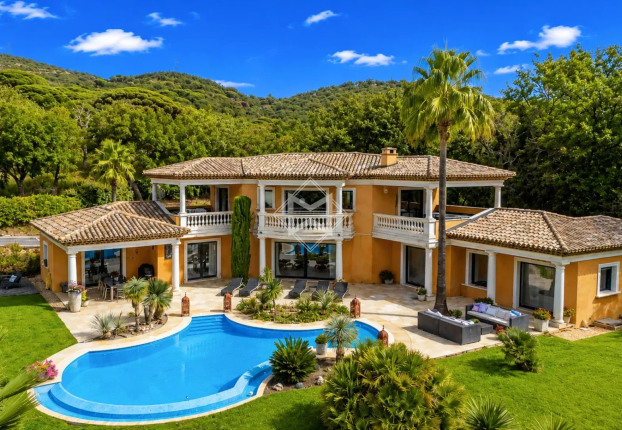 Maison 6 pièces 282 m² · à Grimaud · 282 m² · 2 900 000 €