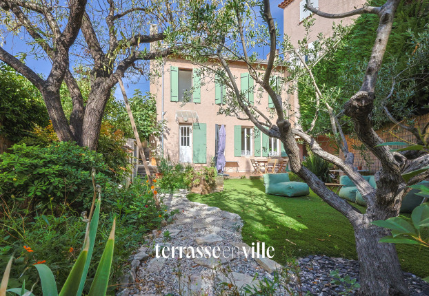 Appartement 3 pièces 80 m² · à Vieille Chapelle, Marseille 8ème · 80 m² · 550 000 €
