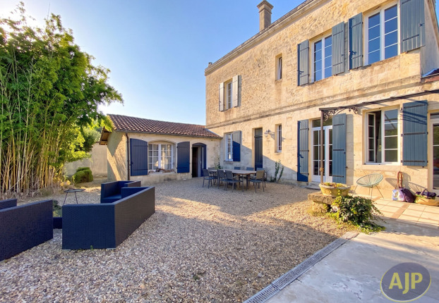 Maison 7 pièces 365 m² · à Moulis-en-Médoc · 365 m² · 749 000 €