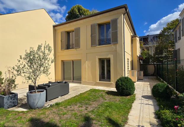 Maison 6 pièces 151 m² · à Versailles · 151 m² · 1 250 000 €