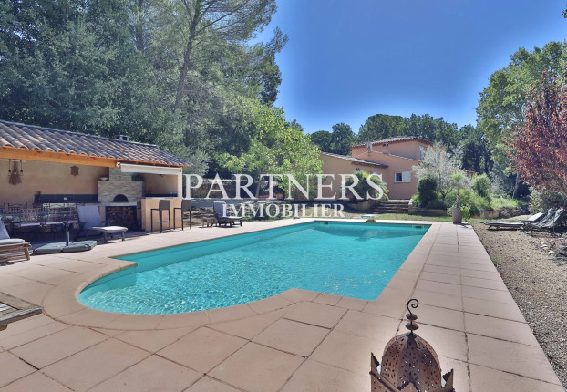 Maison 6 pièces 225 m² · à Grand Sud- Aix la Duranne, Aix-en-Provence · 225 m² · 835 000 €