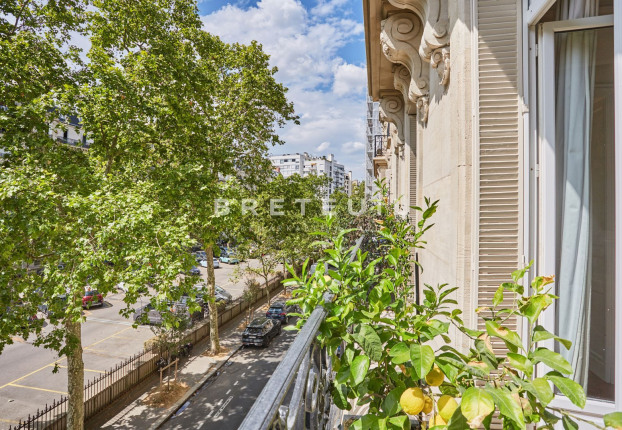 Appartement 7 pièces 198 m² · à Paris 16ème · 198 m² · 2 450 000 €