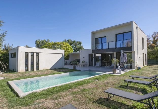 Maison 6 pièces 156 m² · à Dommartin · 156 m² · 1 280 000 €