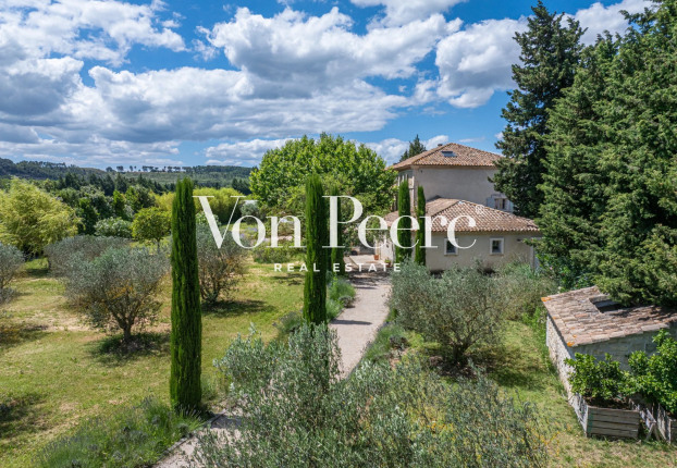 Maison 14 pièces 490 m² · à Barbentane · 490 m² · 1 990 000 €