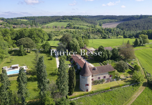 Maison 15 pièces 577 m² · à Périgueux · 577 m² · 1 690 000 €