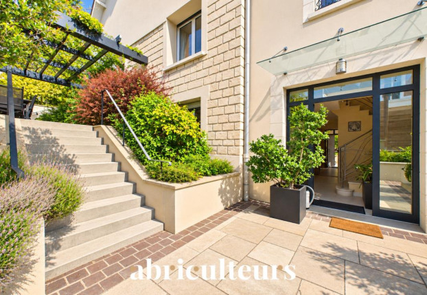 Maison 10 pièces 350 m² · à Athis-Mons · 350 m² · 949 500 €