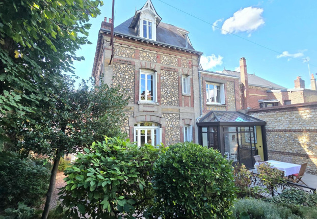 Maison 8 pièces 195 m² · à Rouen · 195 m² · 930 000 €