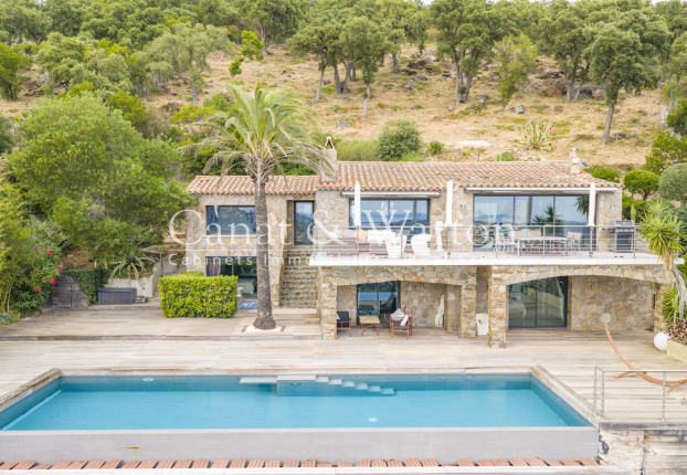 Maison 6 pièces 160 m² · à Cavalaire-sur-Mer · 160 m² · 1 995 000 €