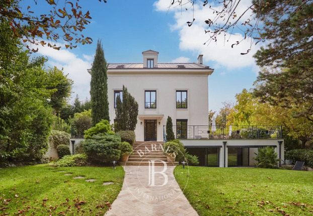 Maison 10 pièces 400 m² · à Saint-Maur-des-Fossés · 400 m² · 2 195 000 €