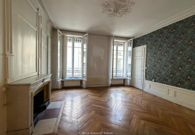 Appartement 4 pièces 143 m² · à Cordeliers-Célestins-Bourse, Lyon 2ème · 143 m² · 570 000 €