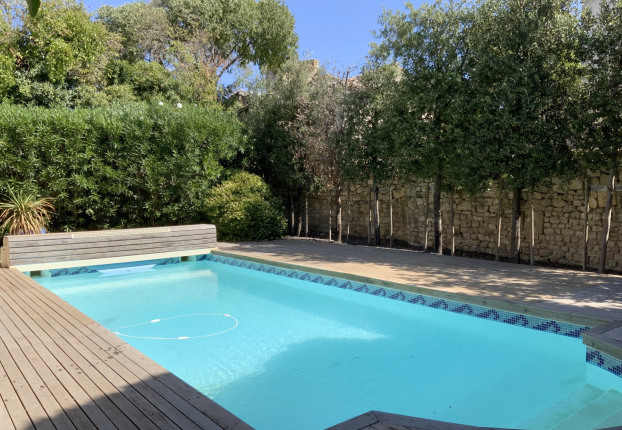 Maison 8 pièces 270 m² · à Uzès · 270 m² · 850 000 €