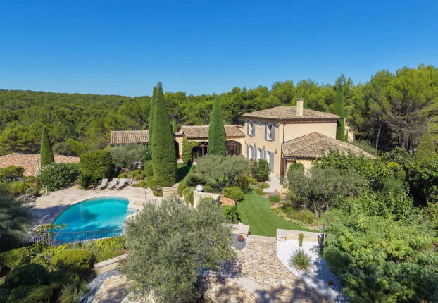 Maison 7 pièces 294 m² · à Mallemort · 293,6 m² · 1 837 500 €