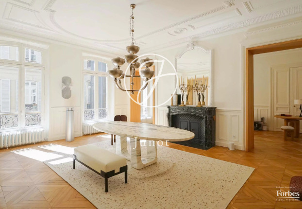 Appartement 6 pièces 255 m² · à Paris 8e · 254,6 m² · 4 500 000 €