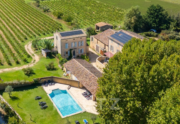 Maison 25 pièces 832 m² · à Bonnieux · 832 m² · 4 600 000 €