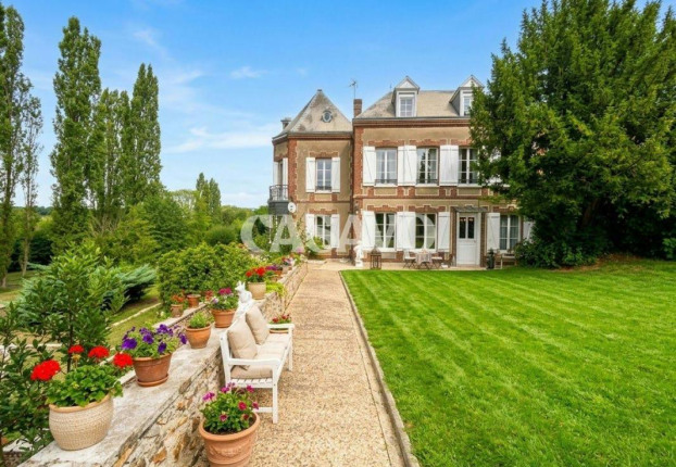 Maison 12 pièces 305 m² · à Mesnils-sur-Iton · 305 m² · 650 000 €