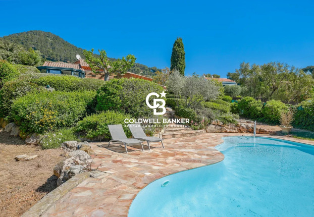 Maison 7 pièces 192 m² · à Hauteurs de Carqueiranne, Carqueiranne · 192 m² · 1 595 000 €