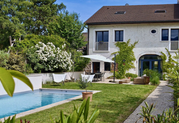 Maison 8 pièces 322 m² · à Ornex · 322 m² · 1 330 000 €