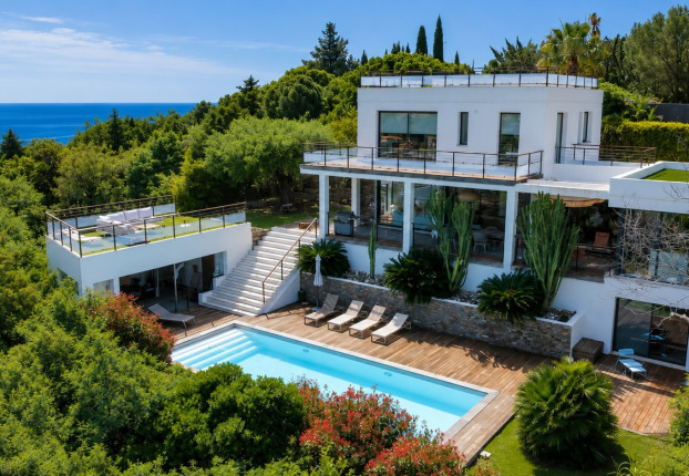 Maison 7 pièces 220 m² · à Cavalaire-sur-Mer · 220 m² · 1 790 000 €