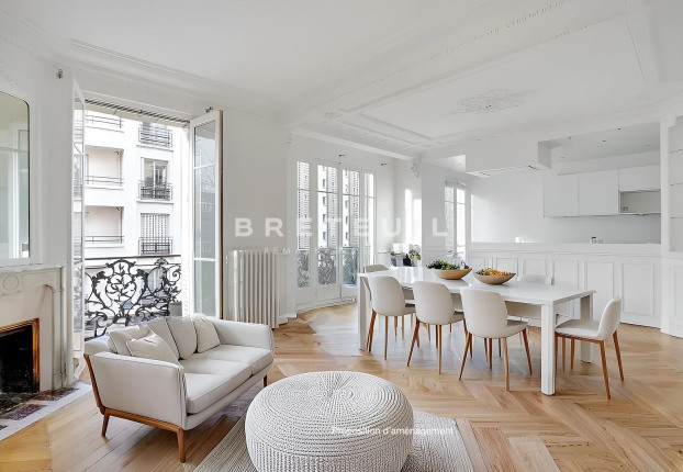 Appartement 4 pièces 75 m² · à Cambronne-Garibaldi, Paris 15ème · 75 m² · 945 000 €