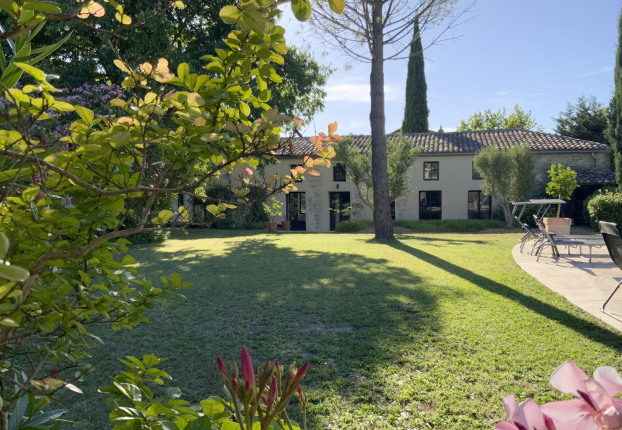 Maison 8 pièces 336 m² · à Uzès · 336 m² · 1 170 000 €