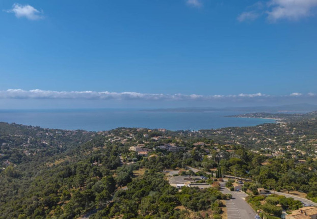 Maison 4 pièces 191 m² · à Roquebrune-sur-Argens · 191 m² · 949 000 €