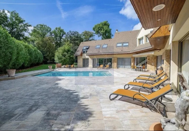 Maison 8 pièces 371 m² · à Barbizon · 370,6 m² · 1 575 000 €