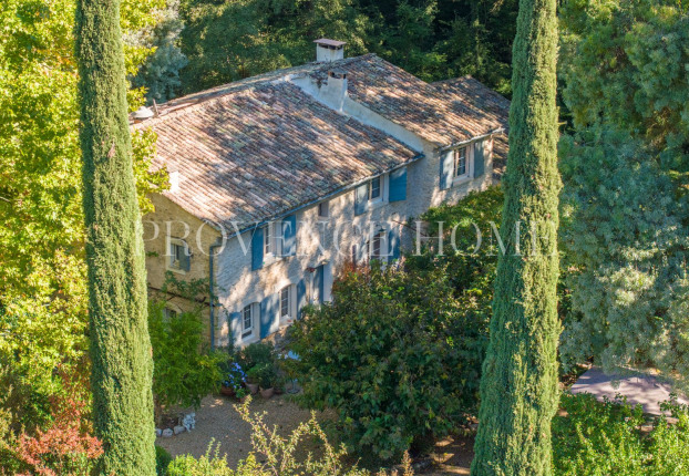 Maison 11 pièces 330 m² · à Apt · 330 m² · 3 500 000 €