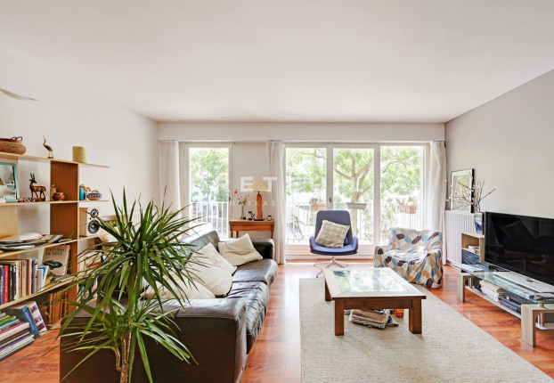 Appartement 5 pièces 116 m² · à Alleray Procession, Paris 15ème · 116 m² · 990 000 €