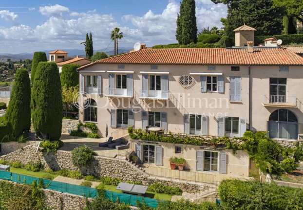 Maison 5 pièces 92 m² · à Mougins · 92 m² · 4 490 000 €