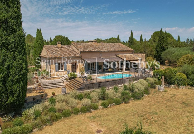 Maison 6 pièces 200 m² · à Saint-Rémy-de-Provence · 200 m² · 1 350 000 €